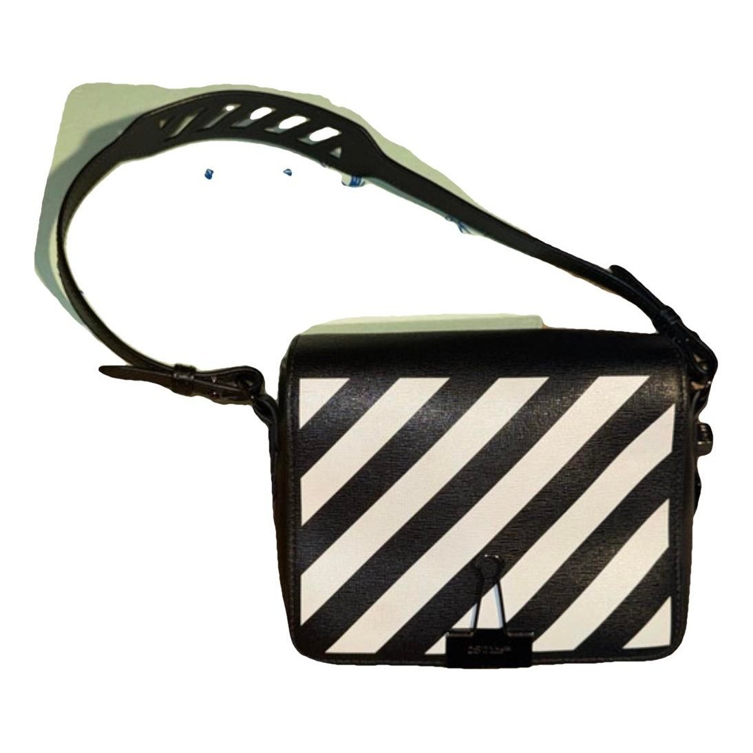 Binder leather handbag