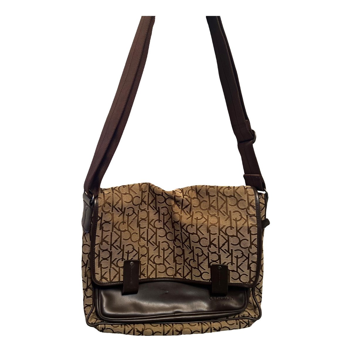 Leather travel bag