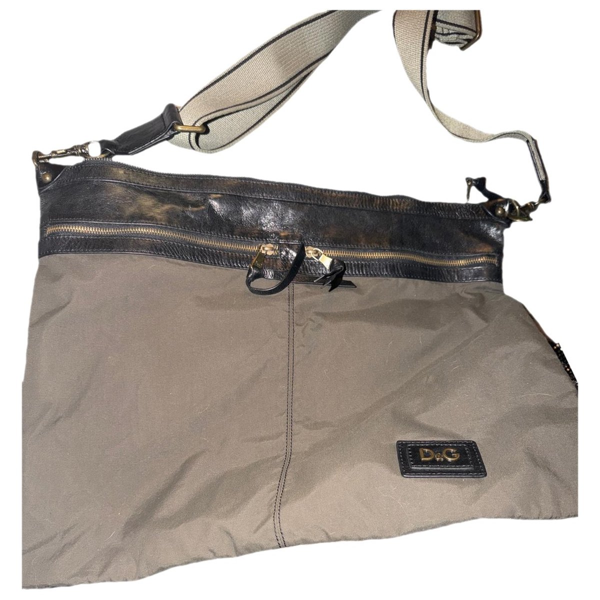 Leather travel bag