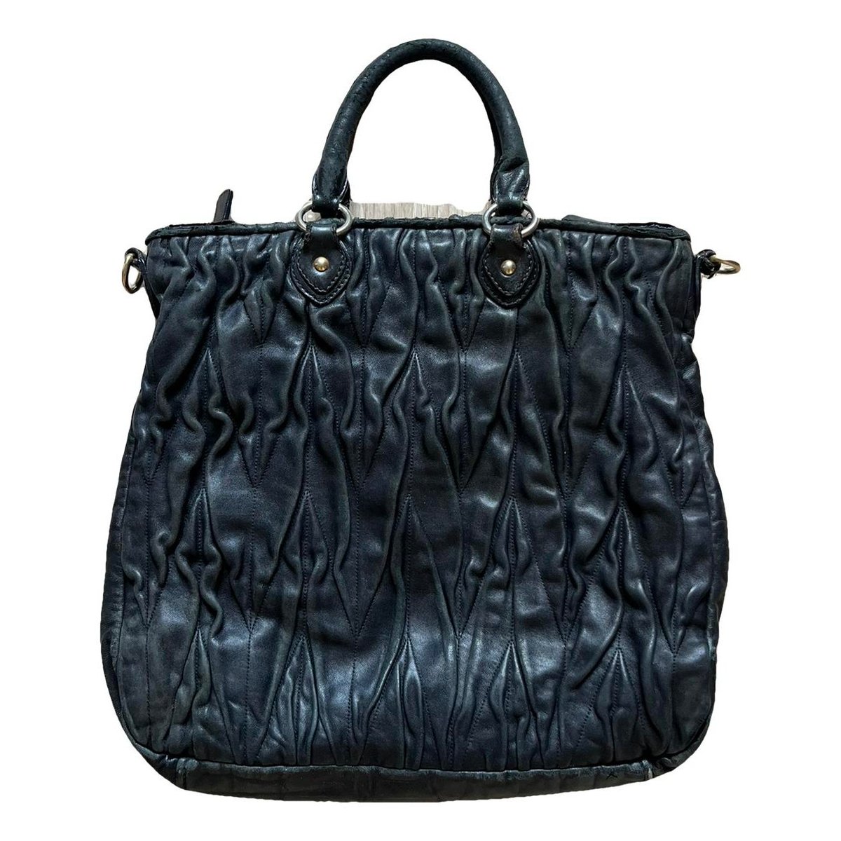 Matelassé leather handbag
