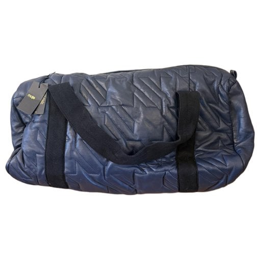 Leather travel bag