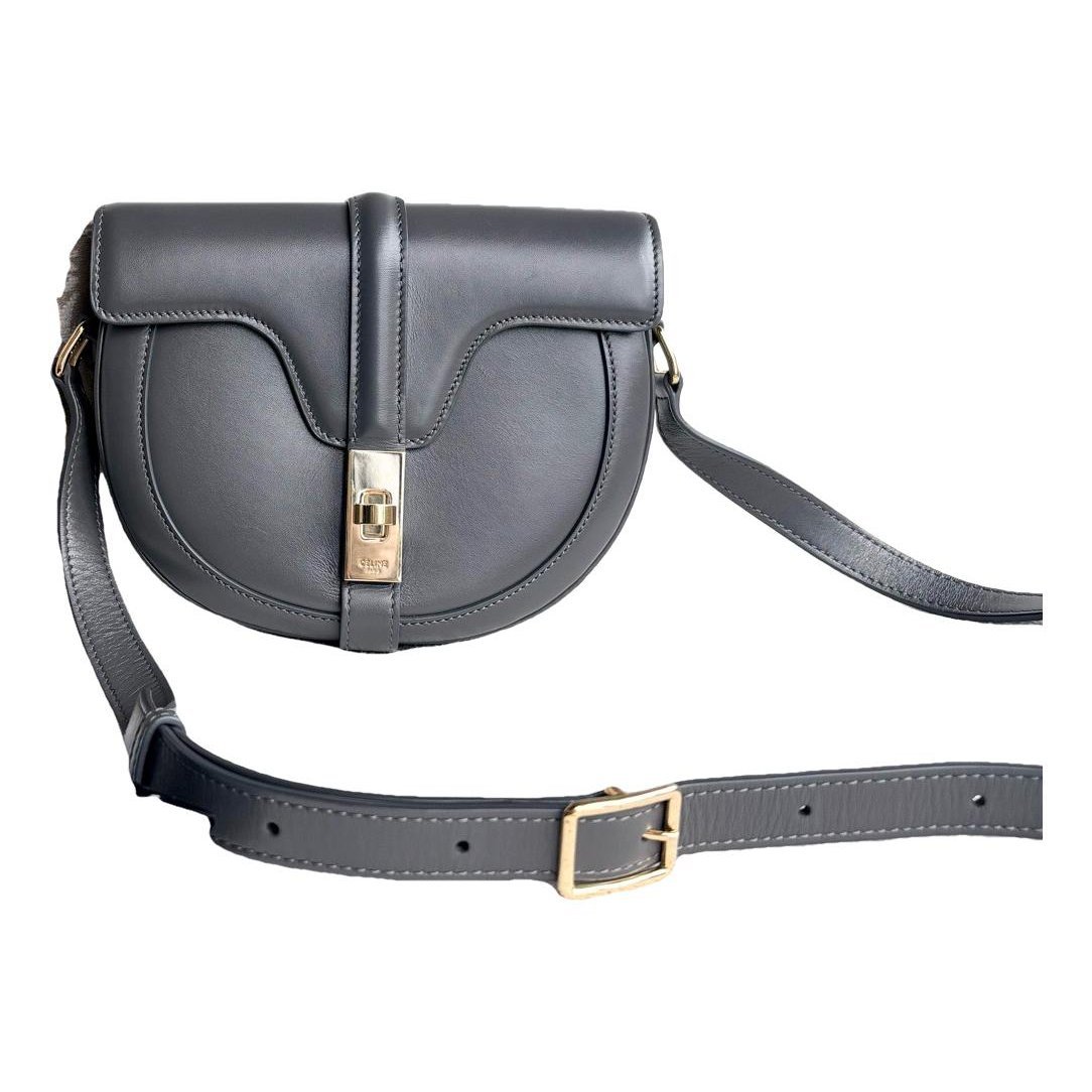 SAC 16 BESACE leather handbag