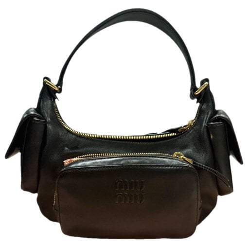 Pocket leather handbag