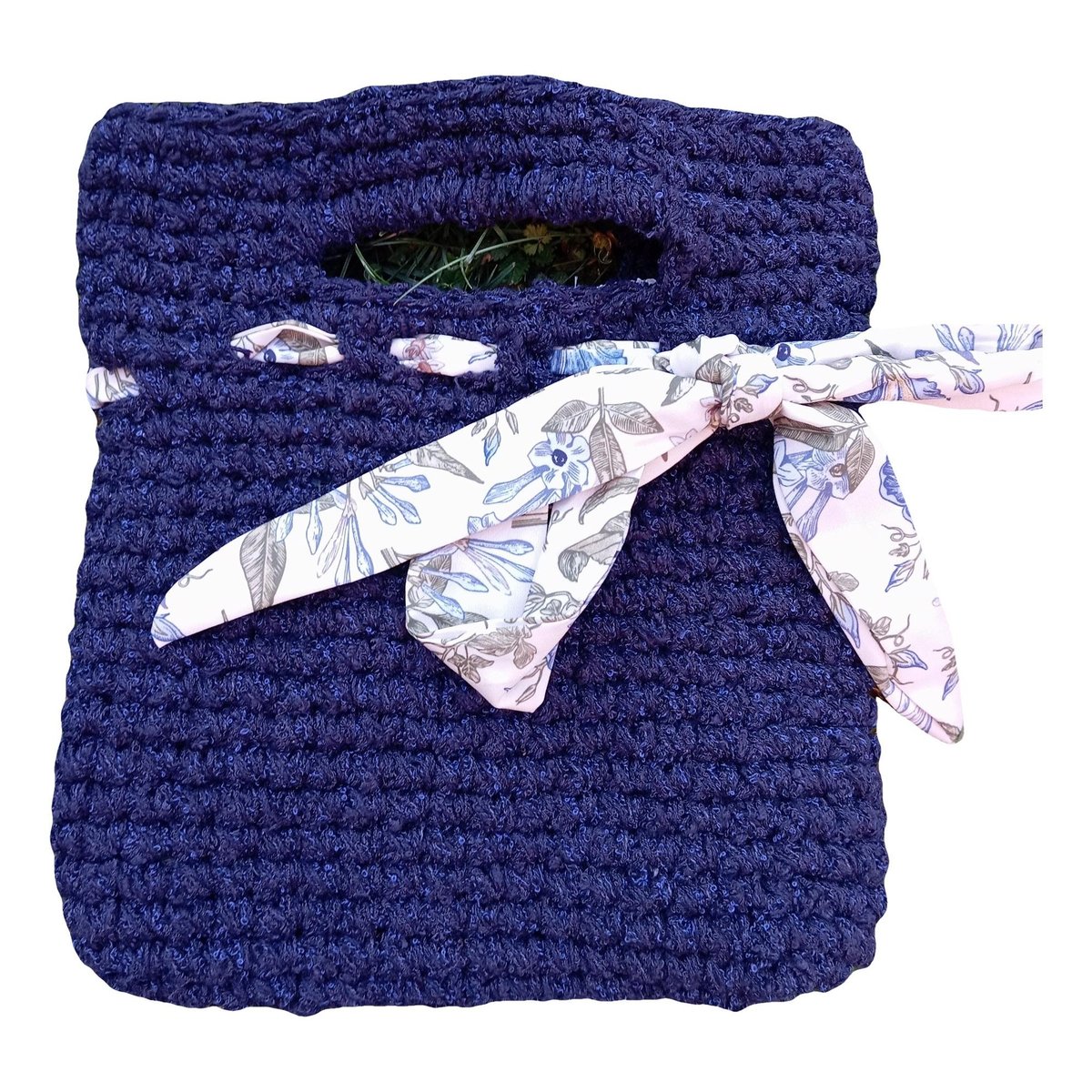 Crochet handbag