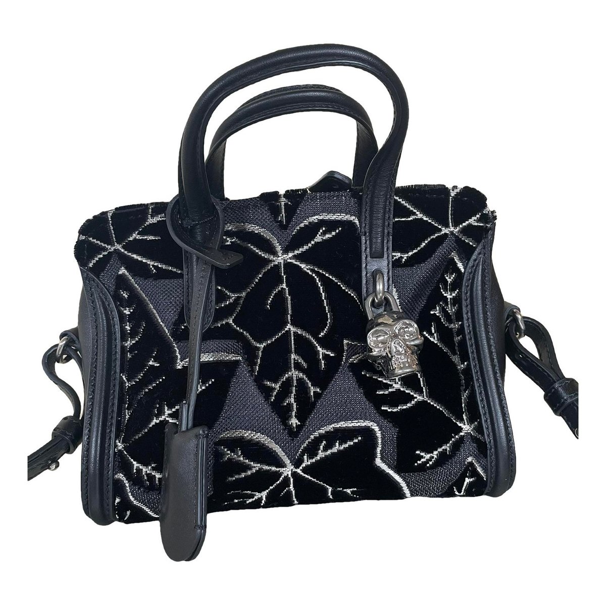 Zippé leather handbag