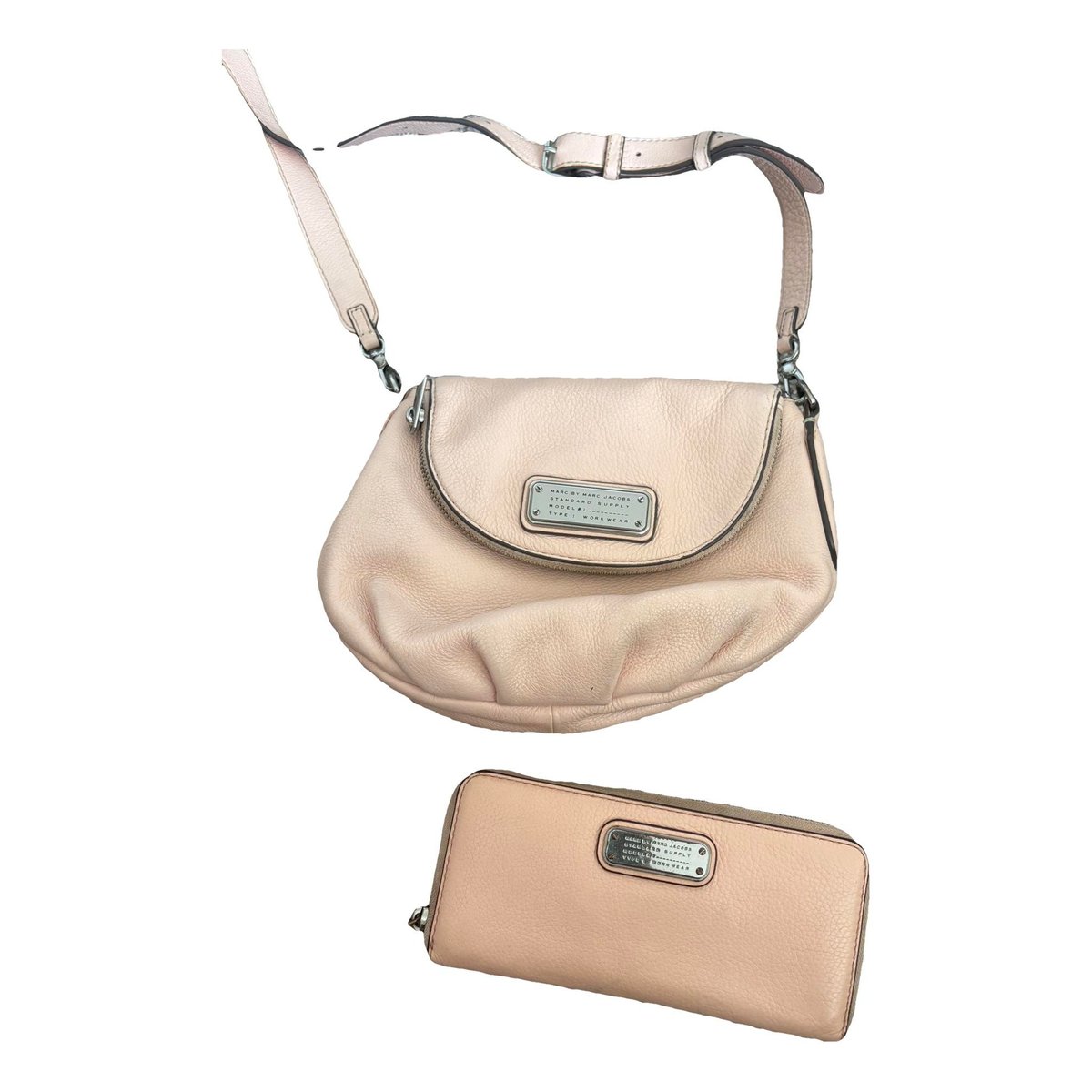 Classic Q leather crossbody bag