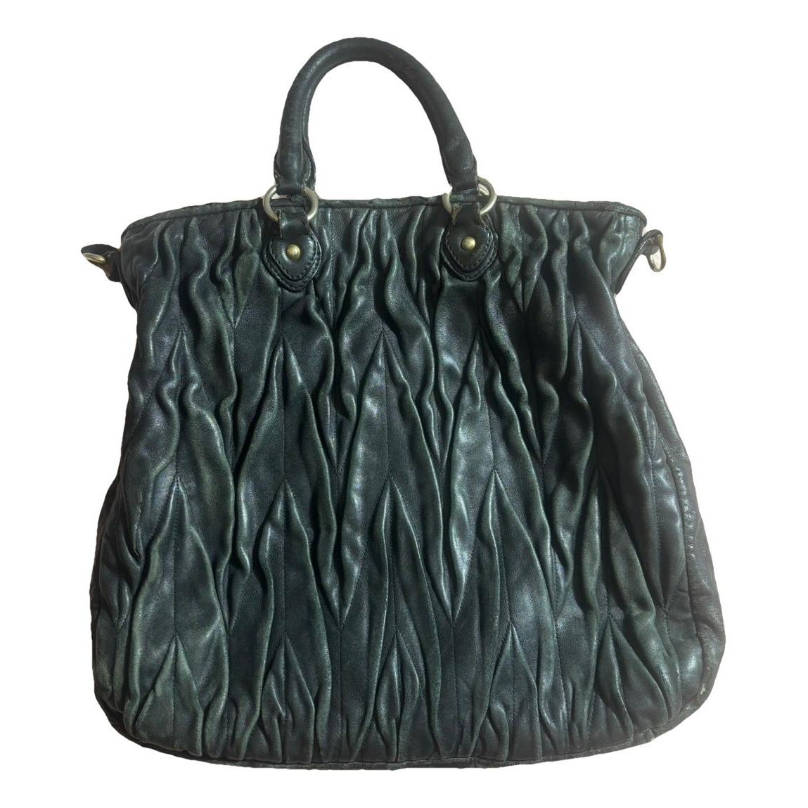 Matelassé leather handbag