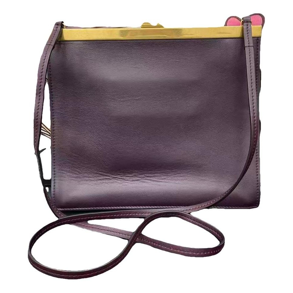 Clasp leather handbag