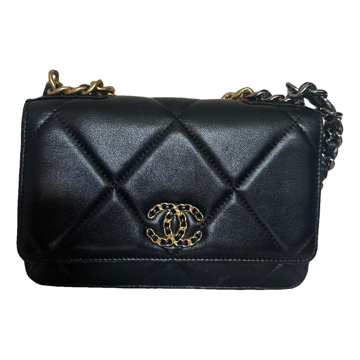 Chanel 19 leather handbag
