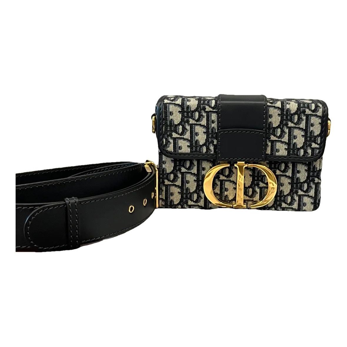 30 Montaigne Box cloth crossbody bag