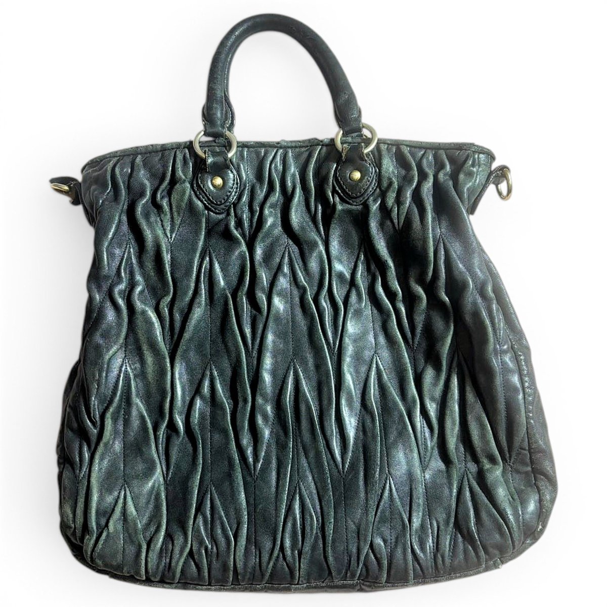 Matelassé leather handbag