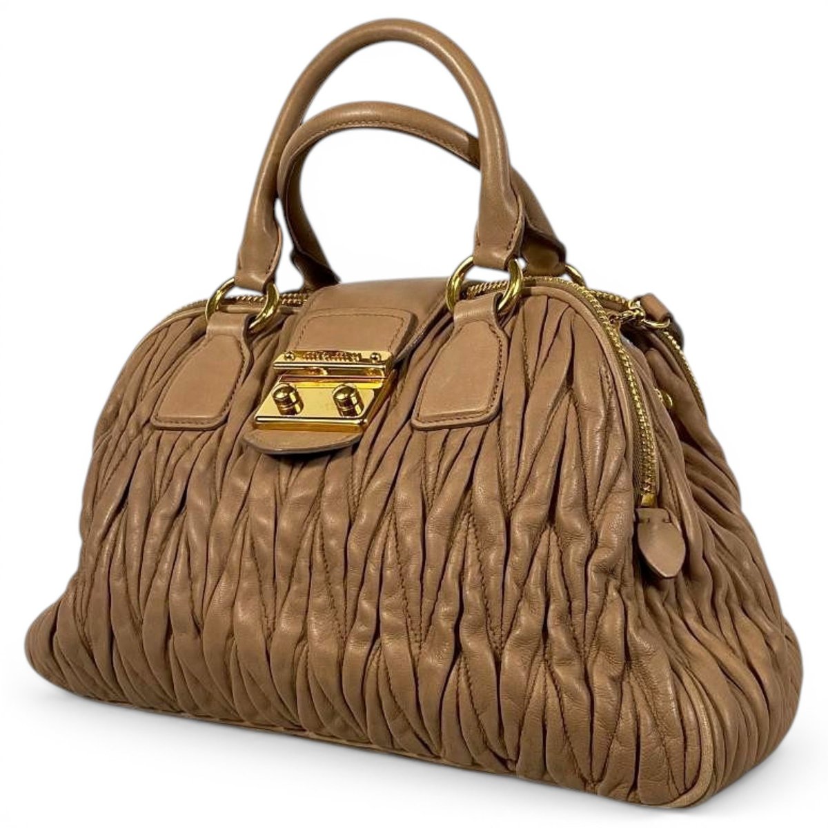 Matelassé leather handbag