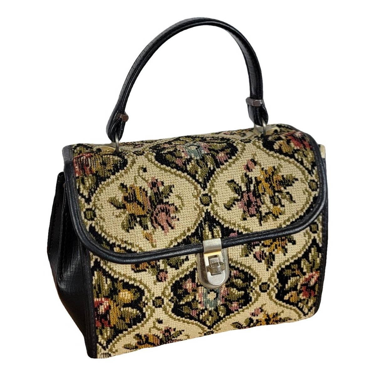 Crochet handbag