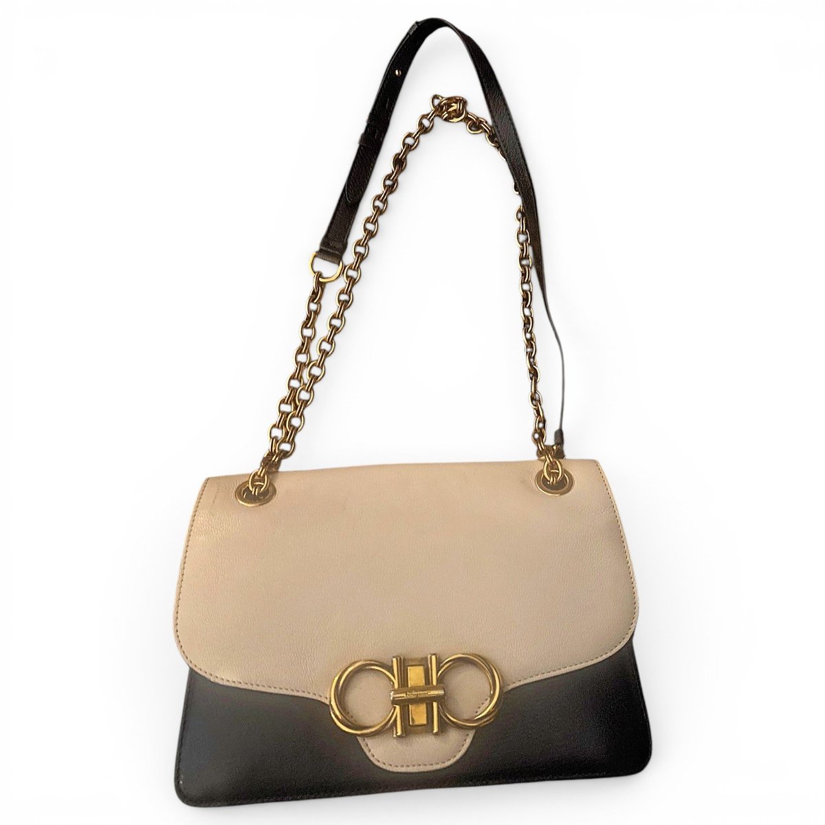 Hug leather handbag