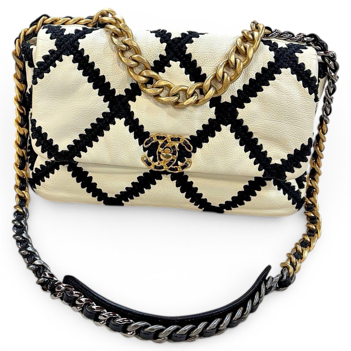 Chanel 19 leather handbag