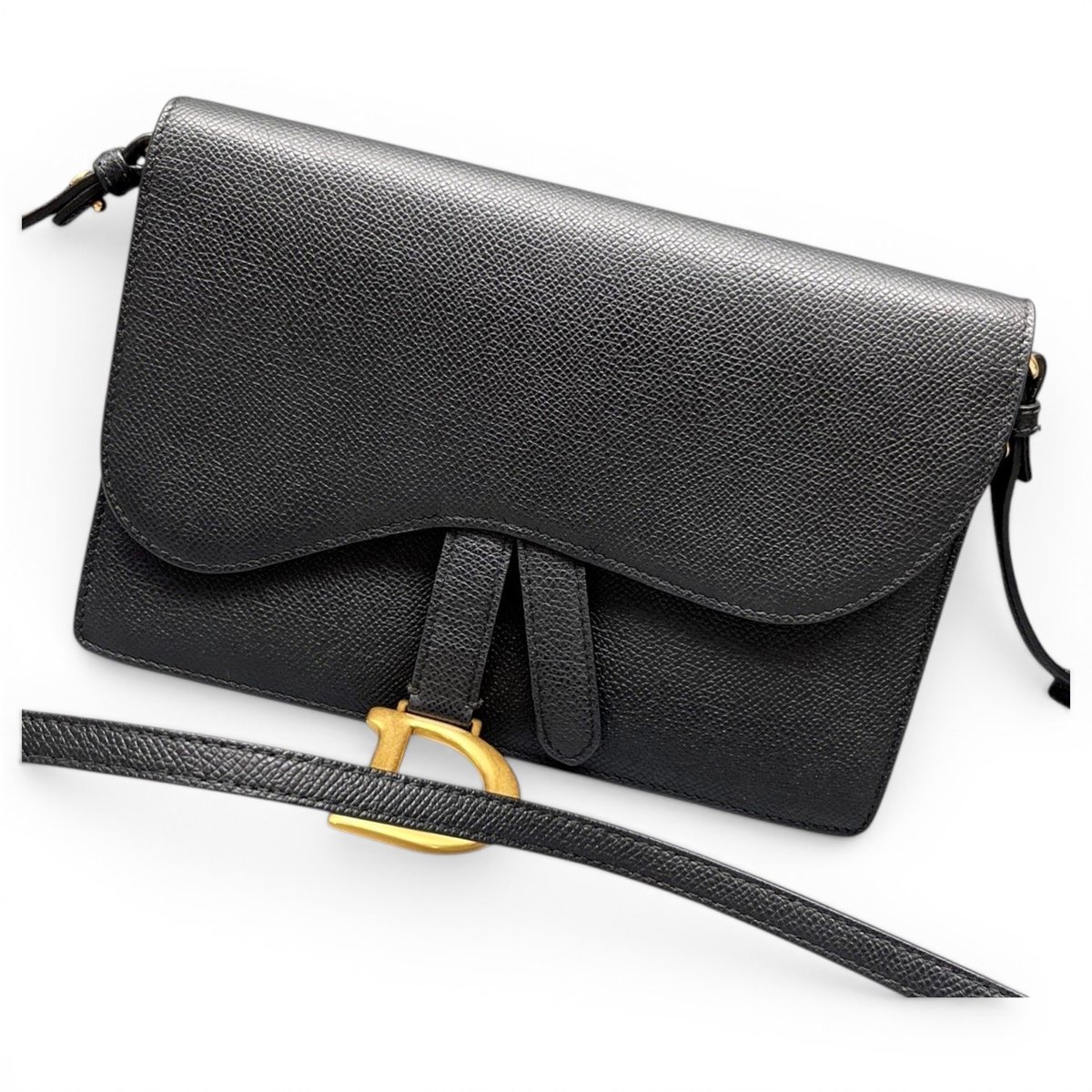 Saddle Wallet On Chain leather handbag
