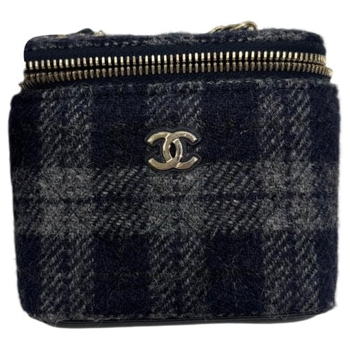 Trendy CC Vanity wool handbag