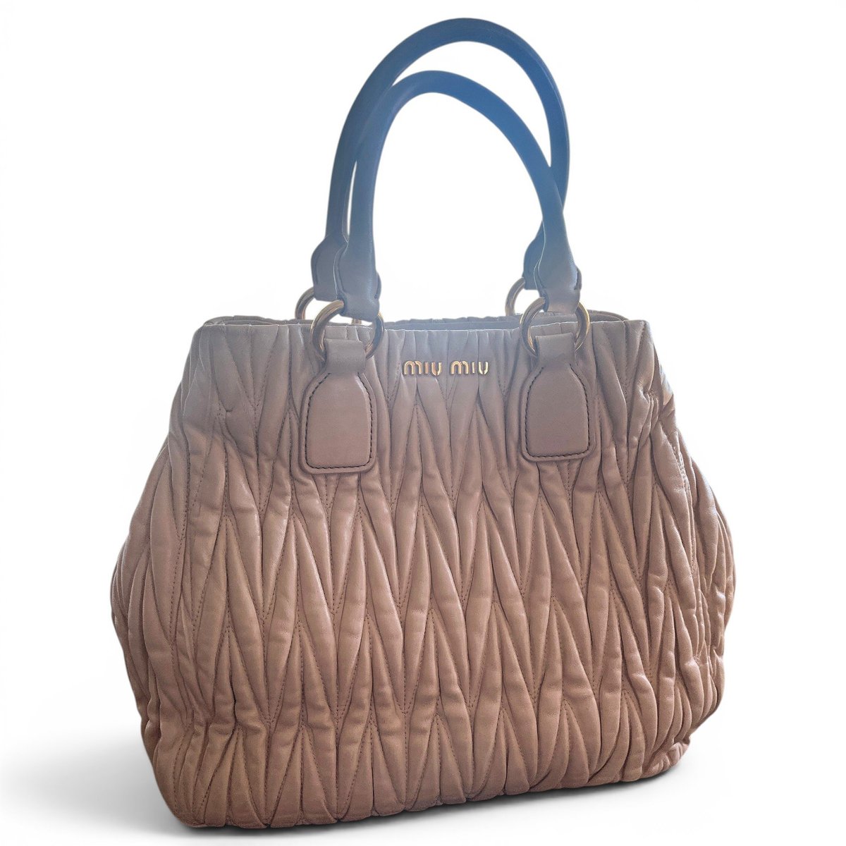 Matelassé leather handbag