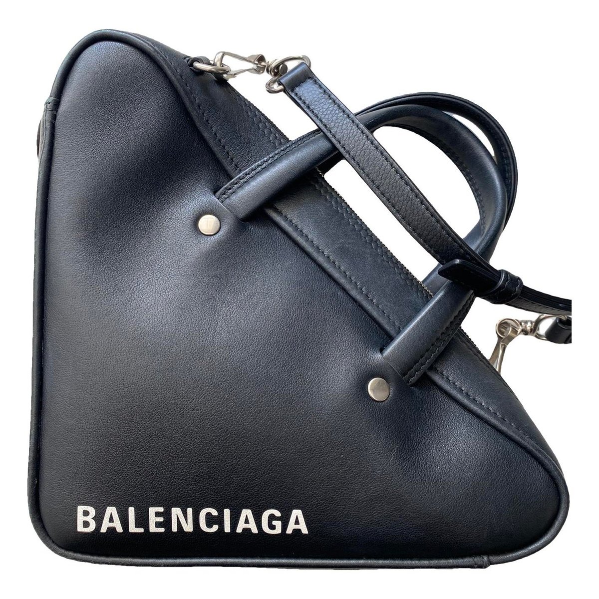 Triangle leather handbag