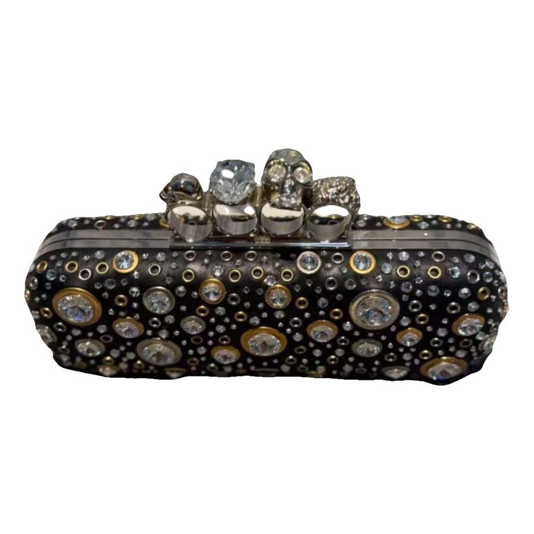 Knuckle clutch bag