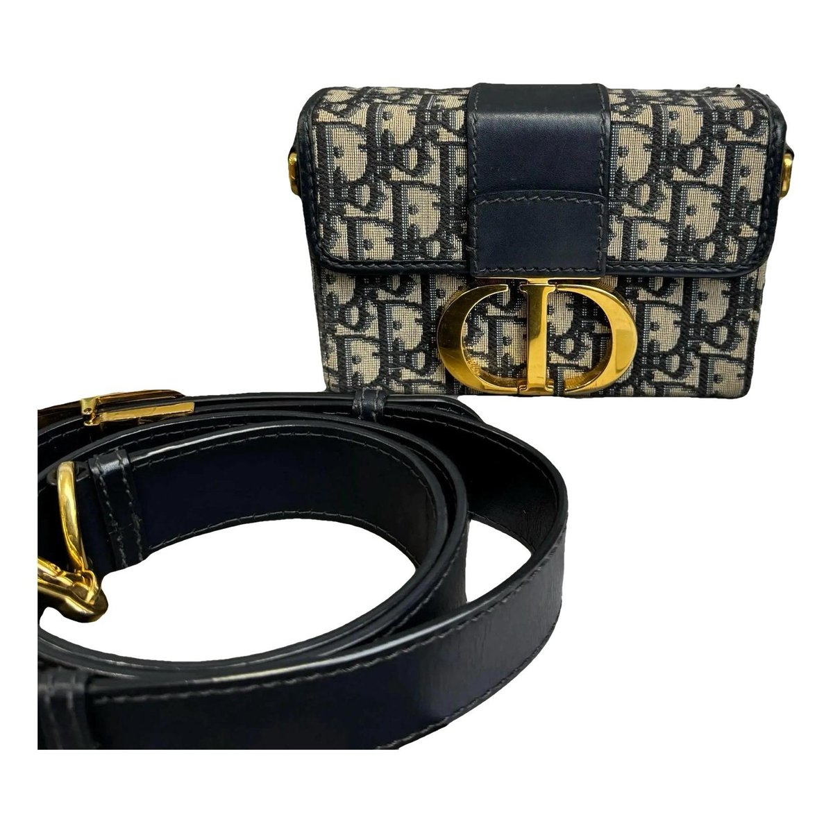 30 Montaigne Box cloth crossbody bag
