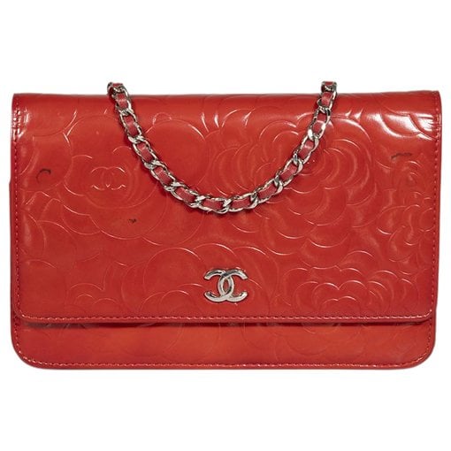 Wallet On Chain patent leather crossbody bag