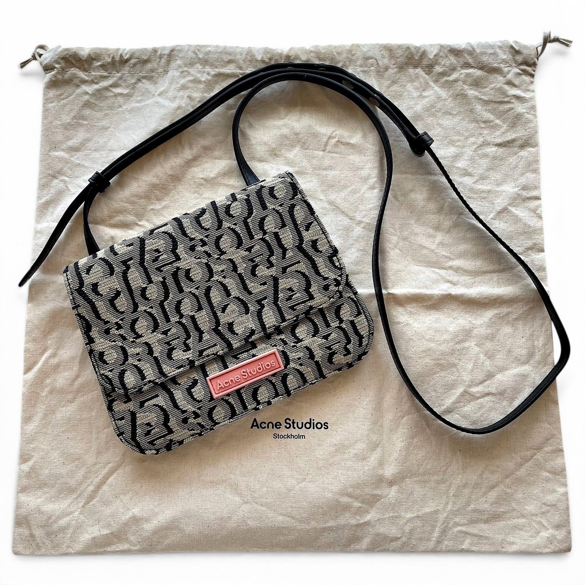 Crossbody bag