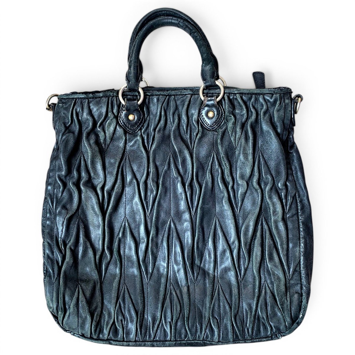 Matelassé leather handbag