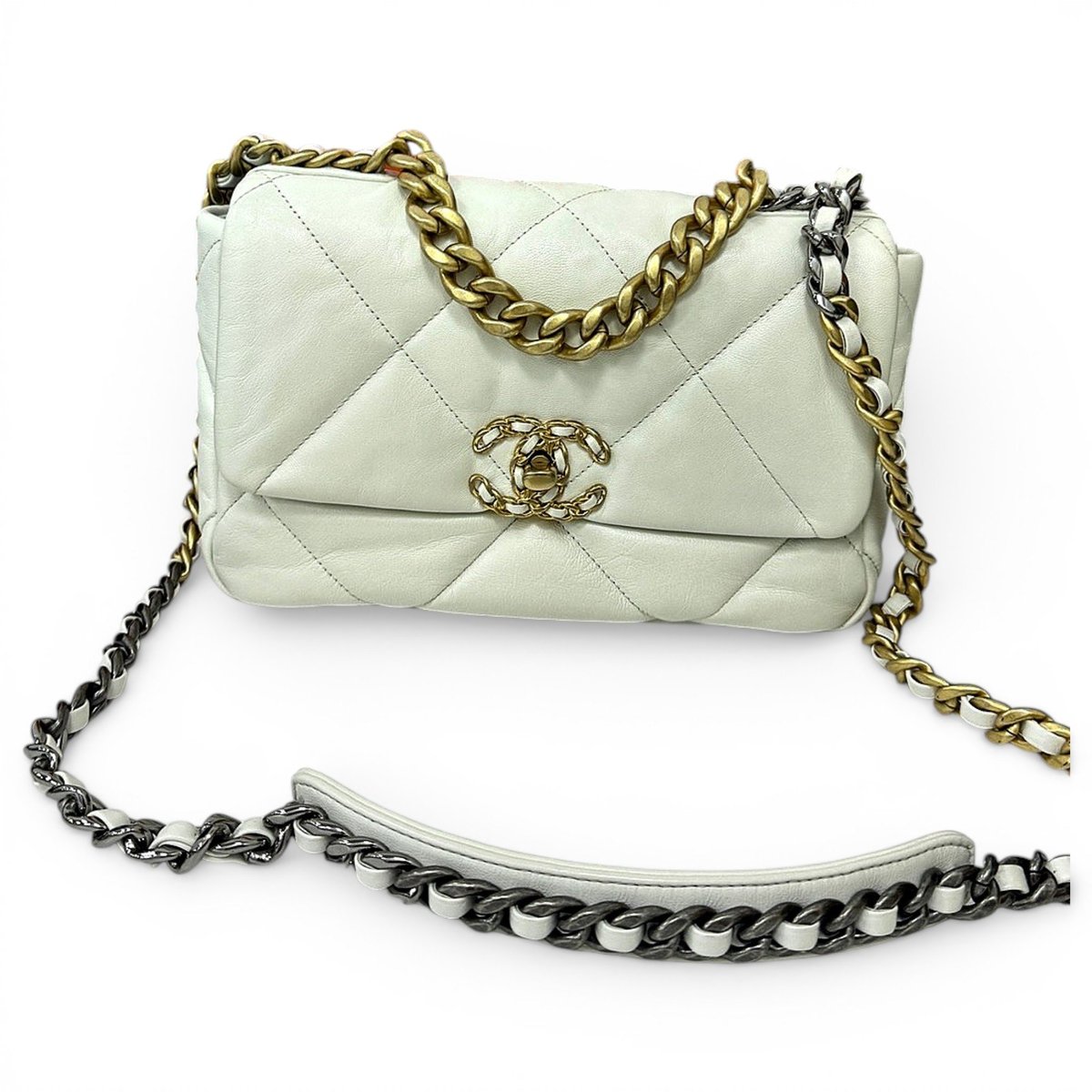 Chanel 19 leather handbag