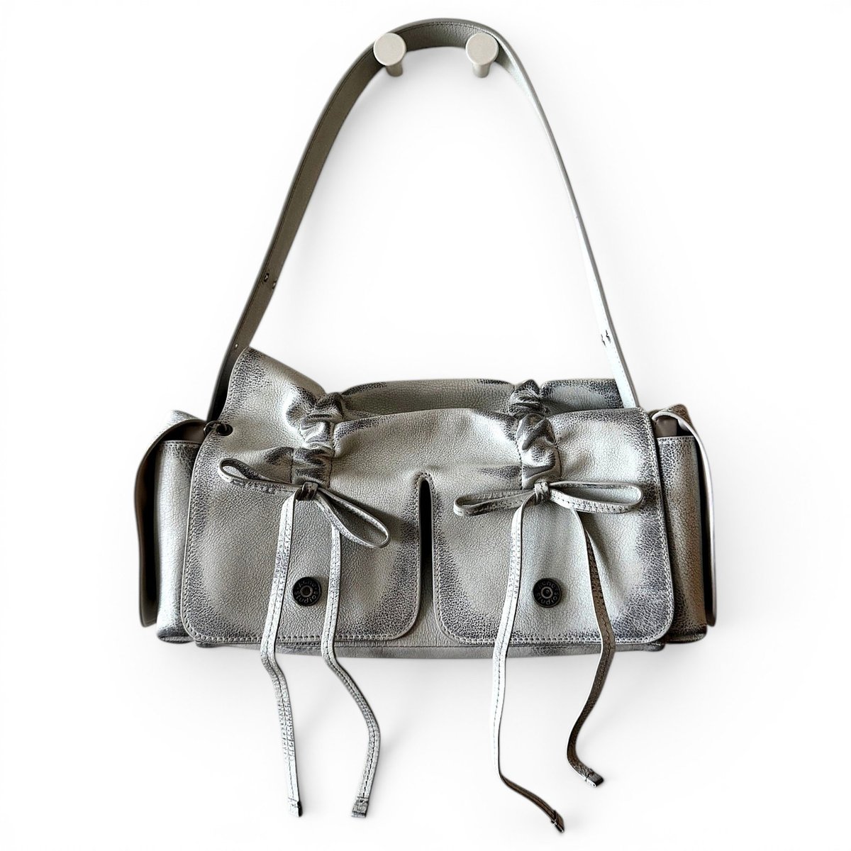 Multipocket leather handbag
