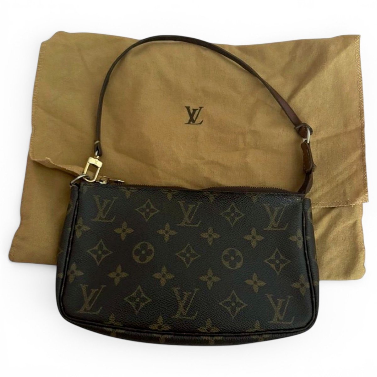 Pochette Accessoire leather handbag
