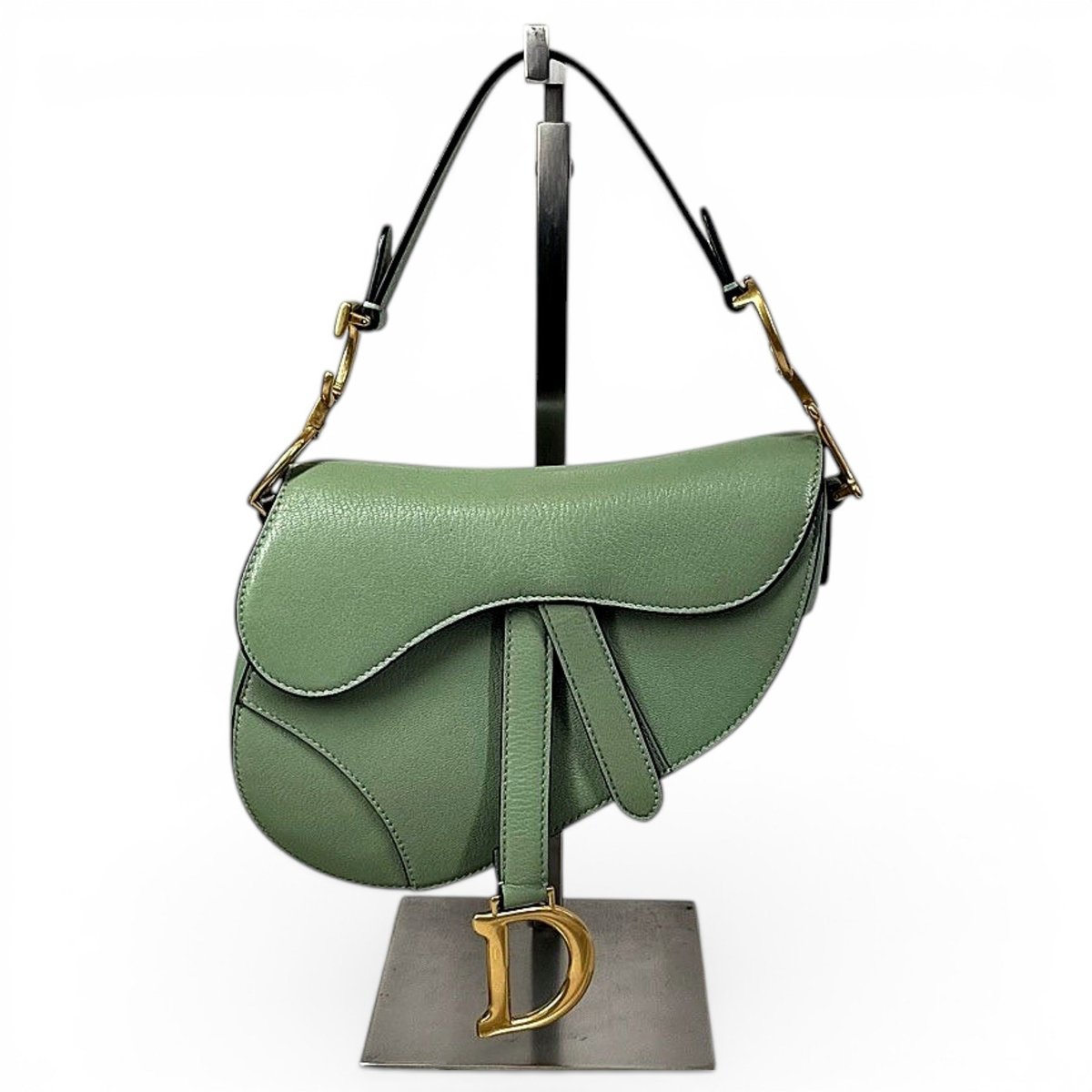 Saddle leather handbag