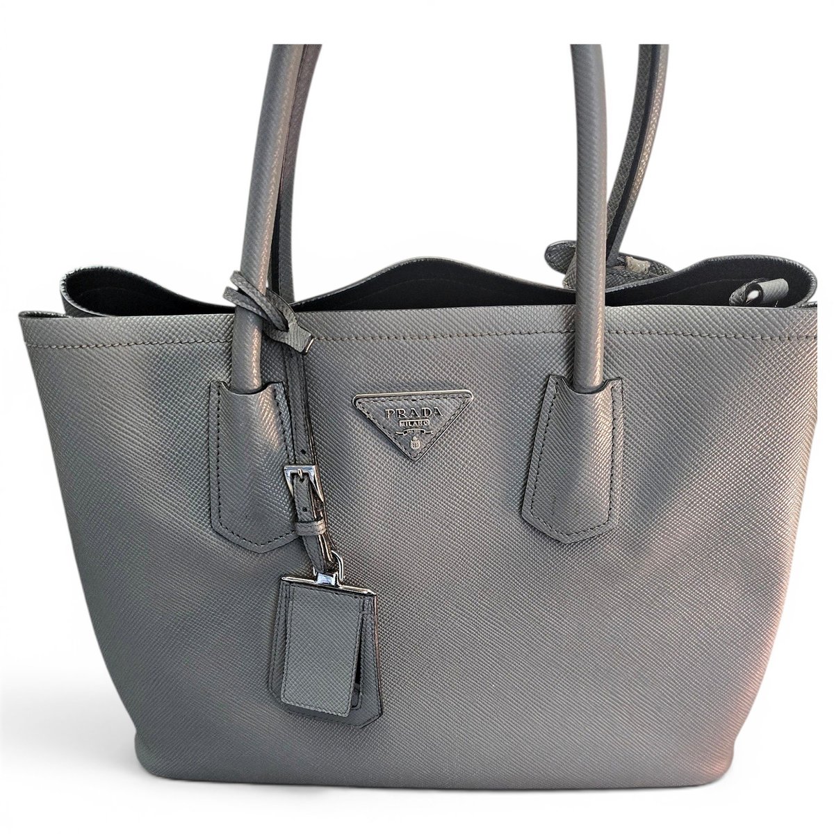 Monochrome leather bag