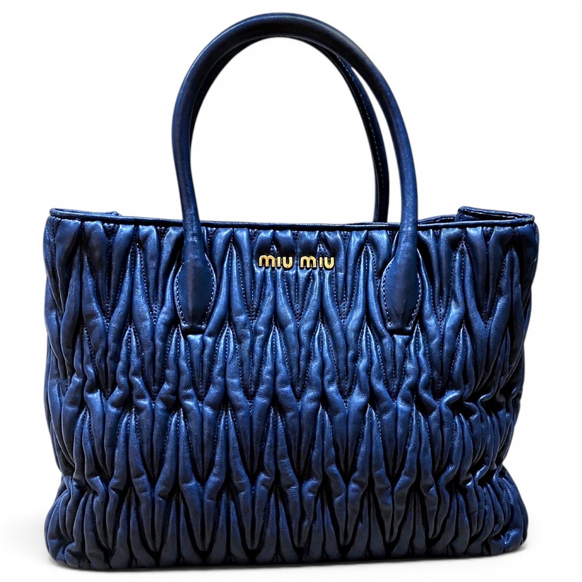 Matelassé leather handbag