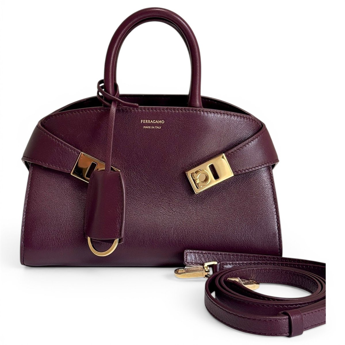 Hug leather handbag