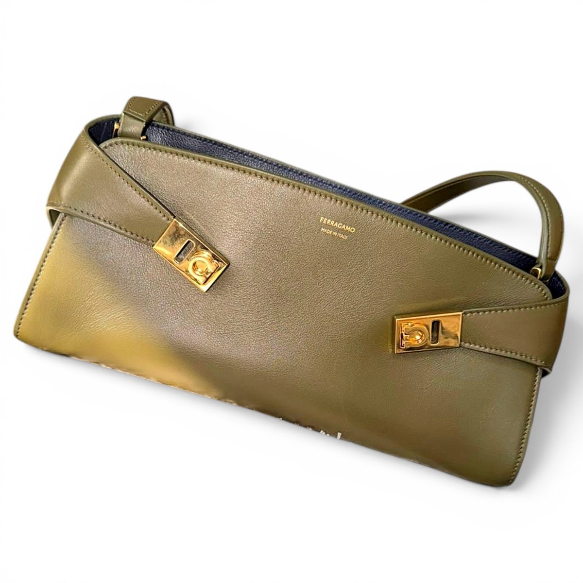 Hug leather handbag