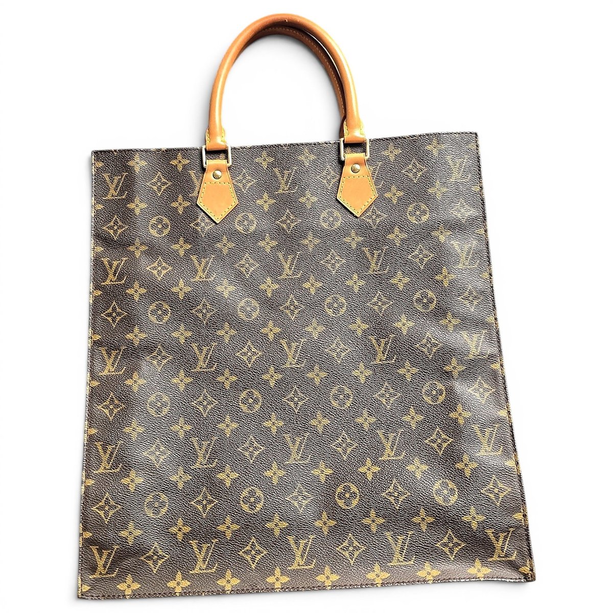 Plat leather handbag
