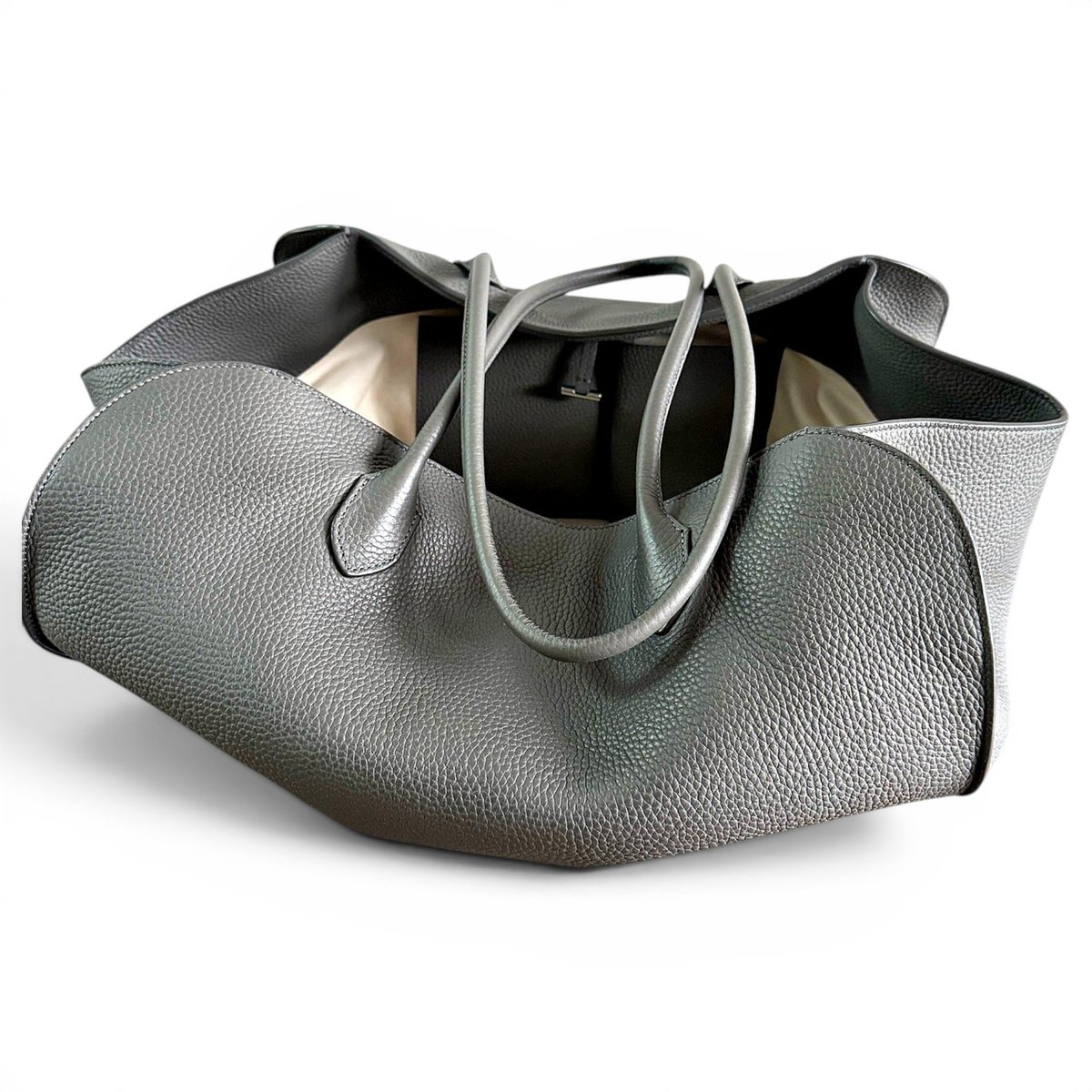Marlo leather tote