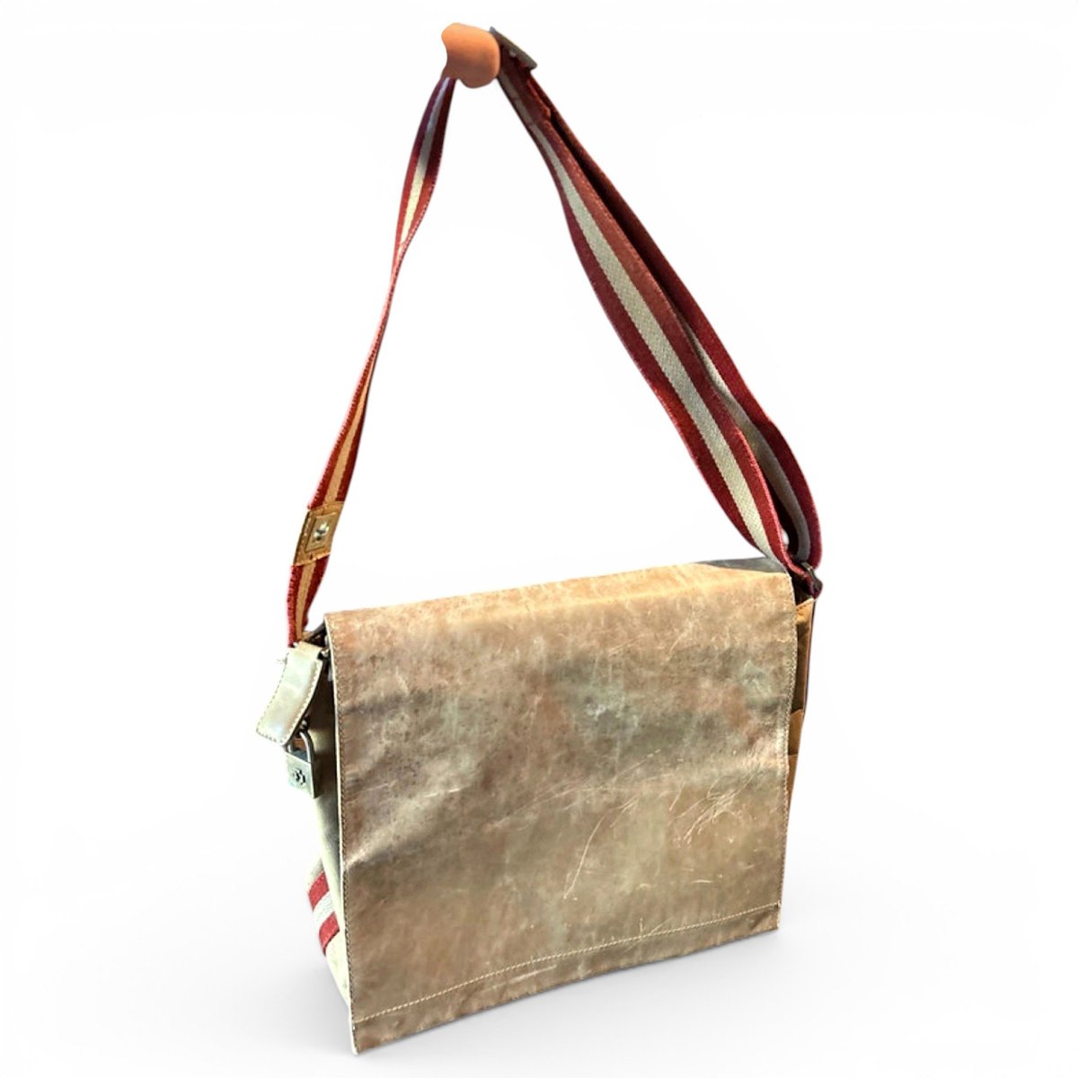 Leather travel bag
