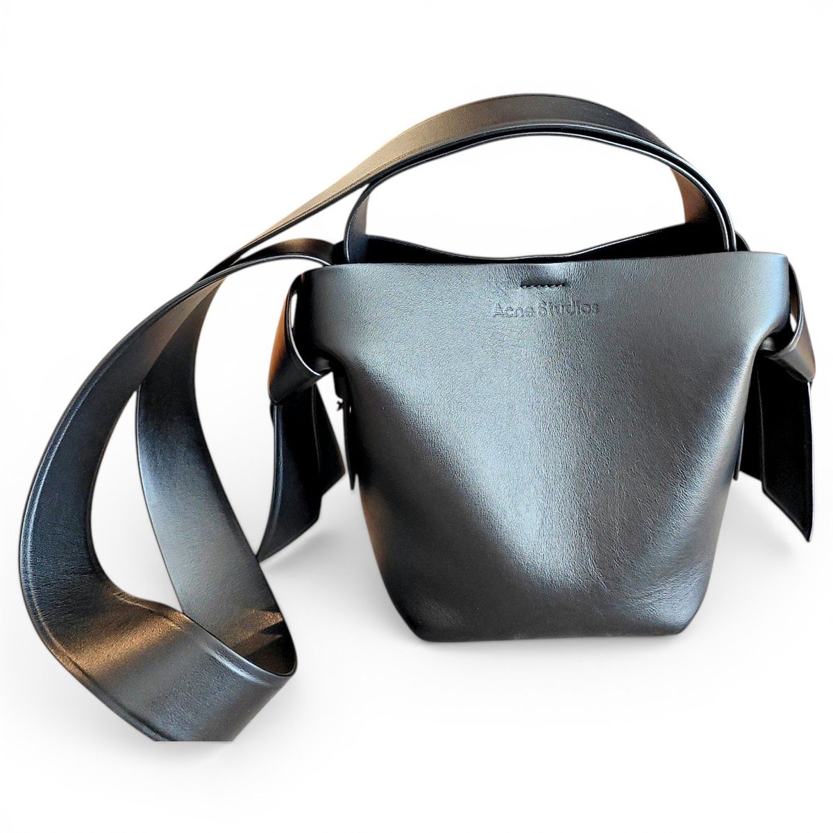 Musubi leather handbag
