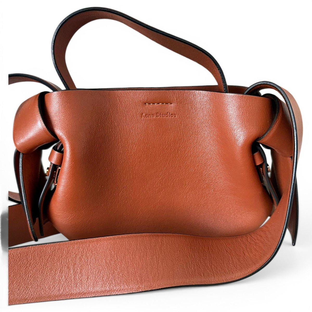 Musubi leather handbag