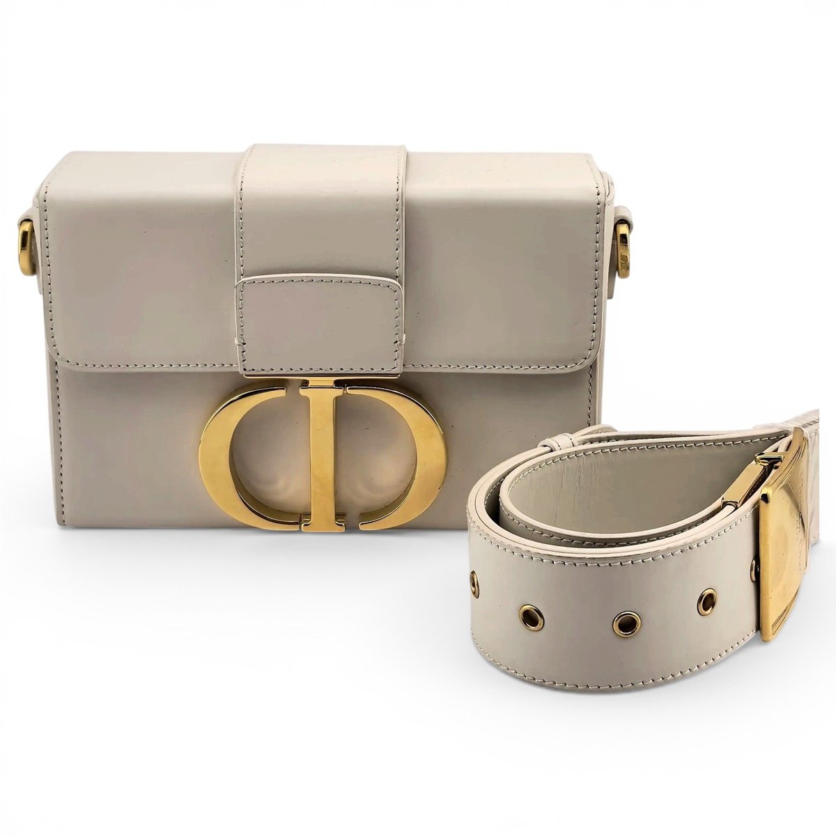 30 Montaigne Box leather crossbody bag