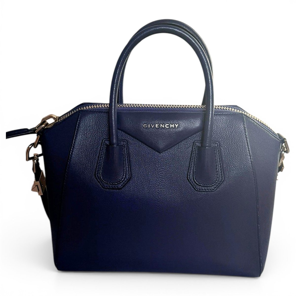 Antigona leather handbag