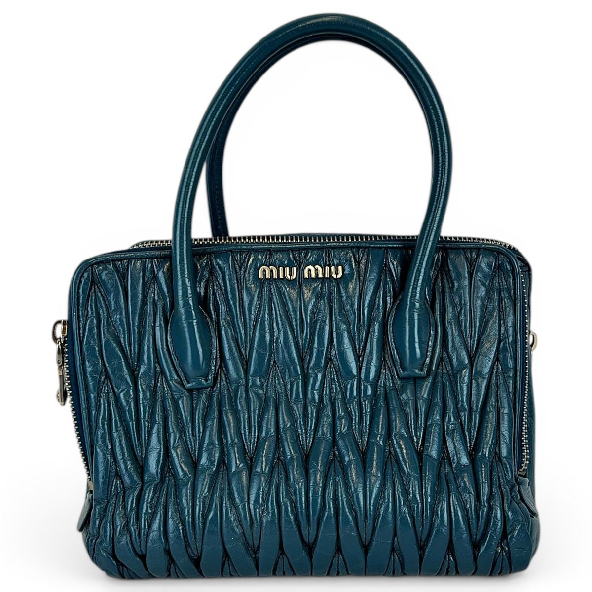 Matelassé leather handbag