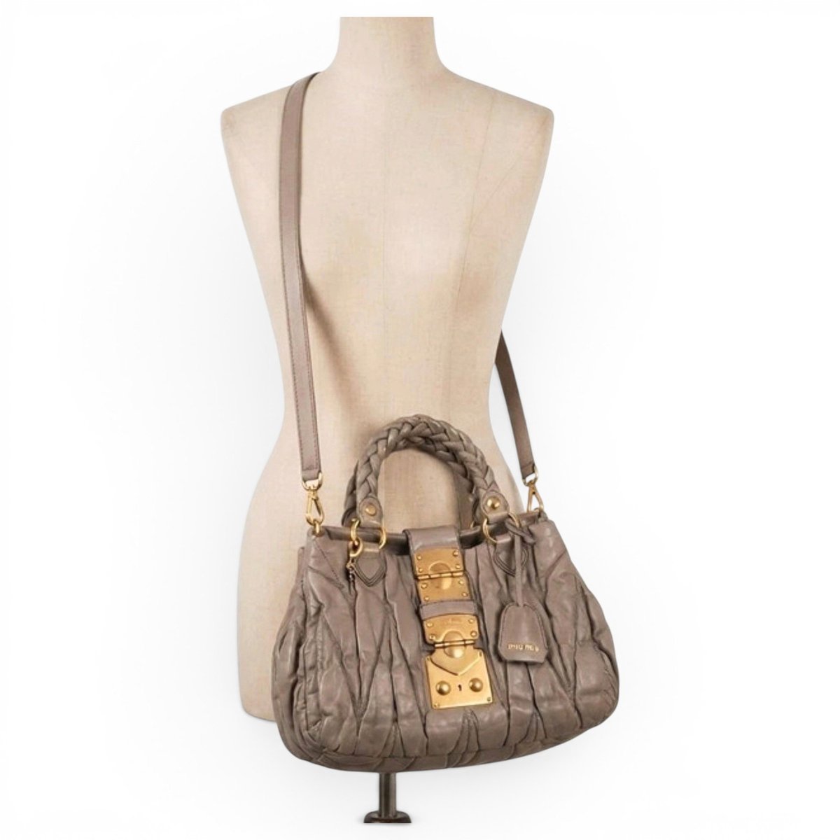 Matelassé leather handbag