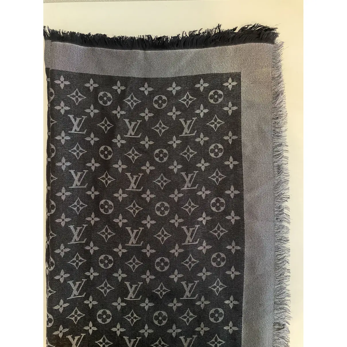 Châle Monogram shine silk scarf Louis Vuitton - Vintage