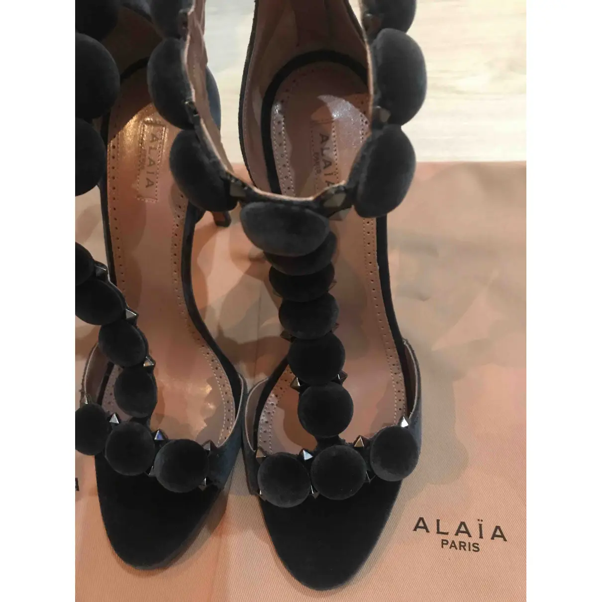 Buy Alaïa Velvet sandals online