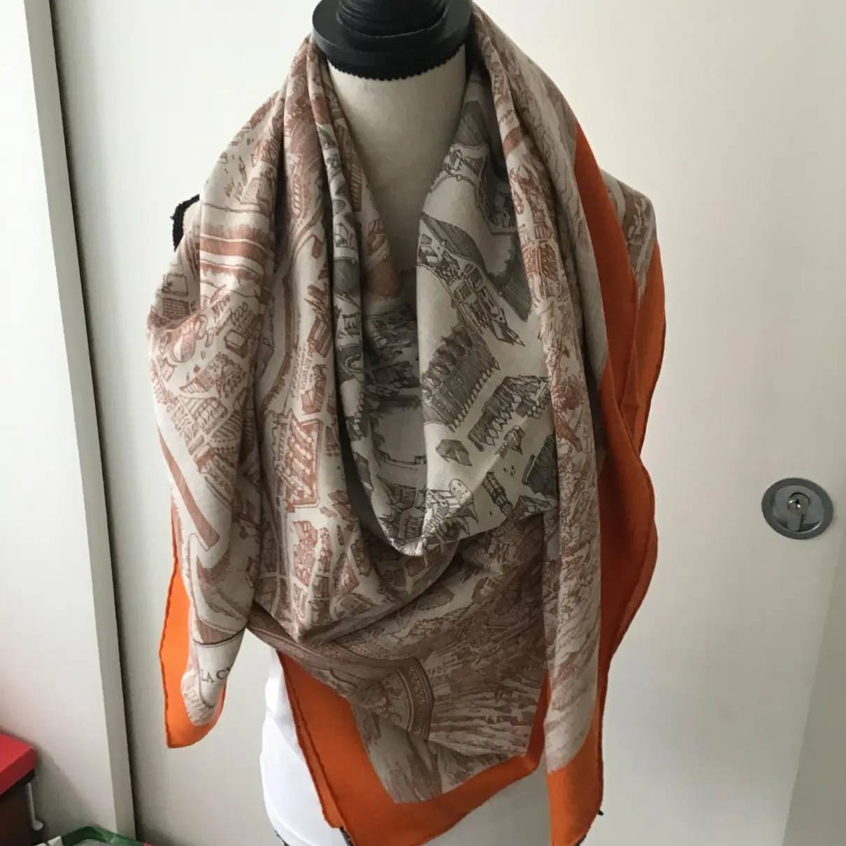 Châle 140 cashmere scarf Hermès