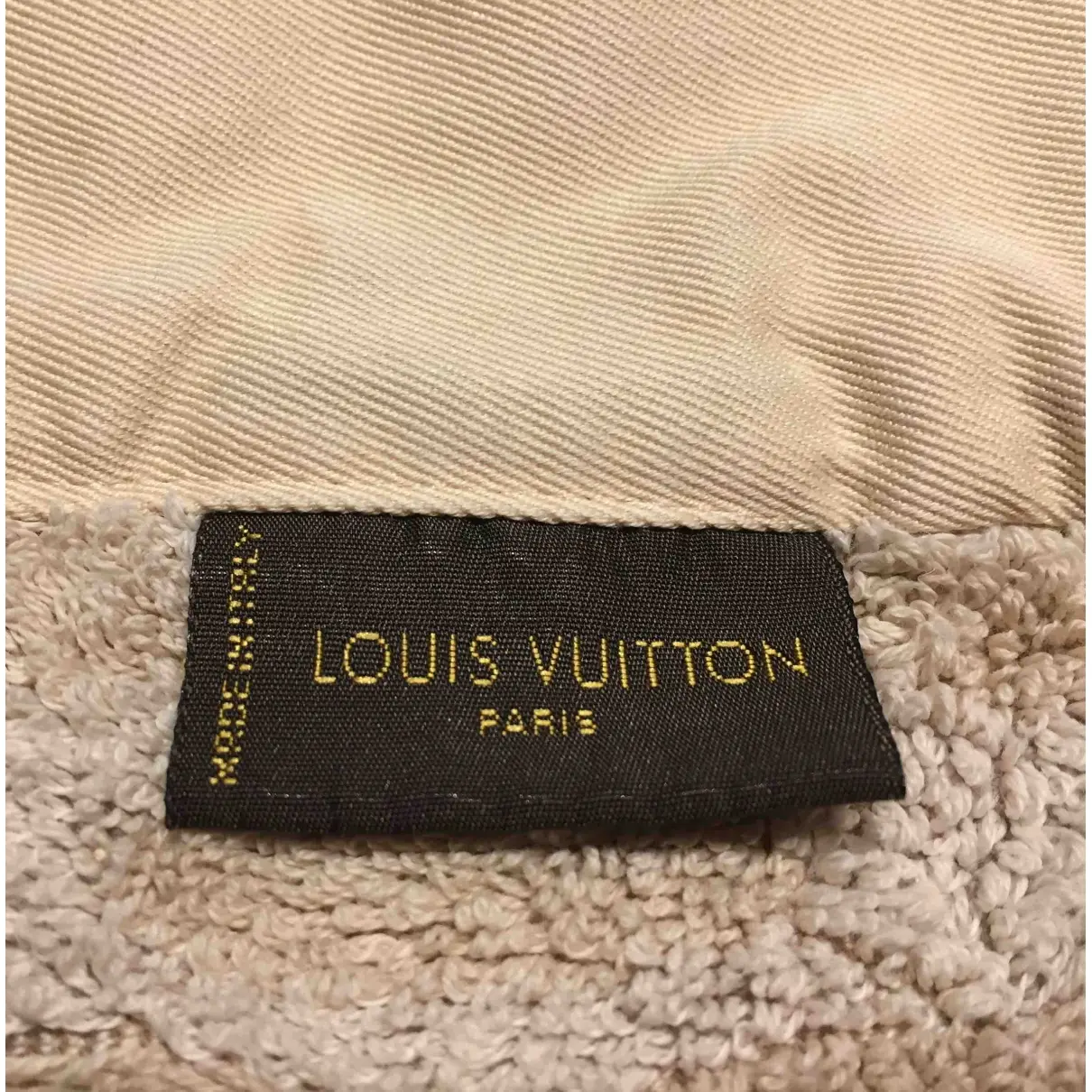 Luxury Louis Vuitton Textiles Life & Living