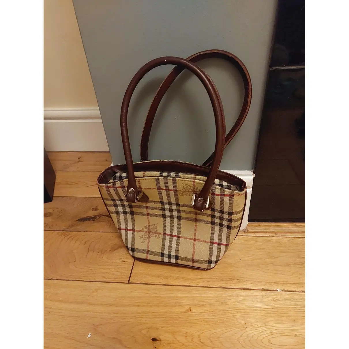 Buy Burberry Leather tote online - Vintage